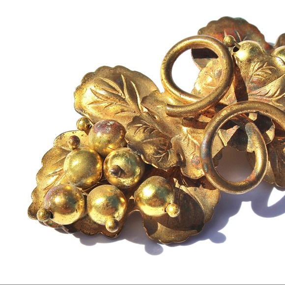 Antique Grape Cluster Brooch Gilt Brass Haskell Era - Picture 3 of 8